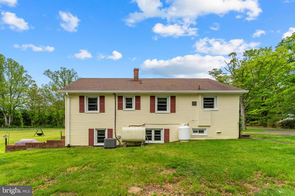 85 S POES RD, AMISSVILLE, Virginia 20106, 3 Bedrooms Bedrooms, ,2 BathroomsBathrooms,Residential,85 S POES RD,VARP2002626 MLS # VARP2002626