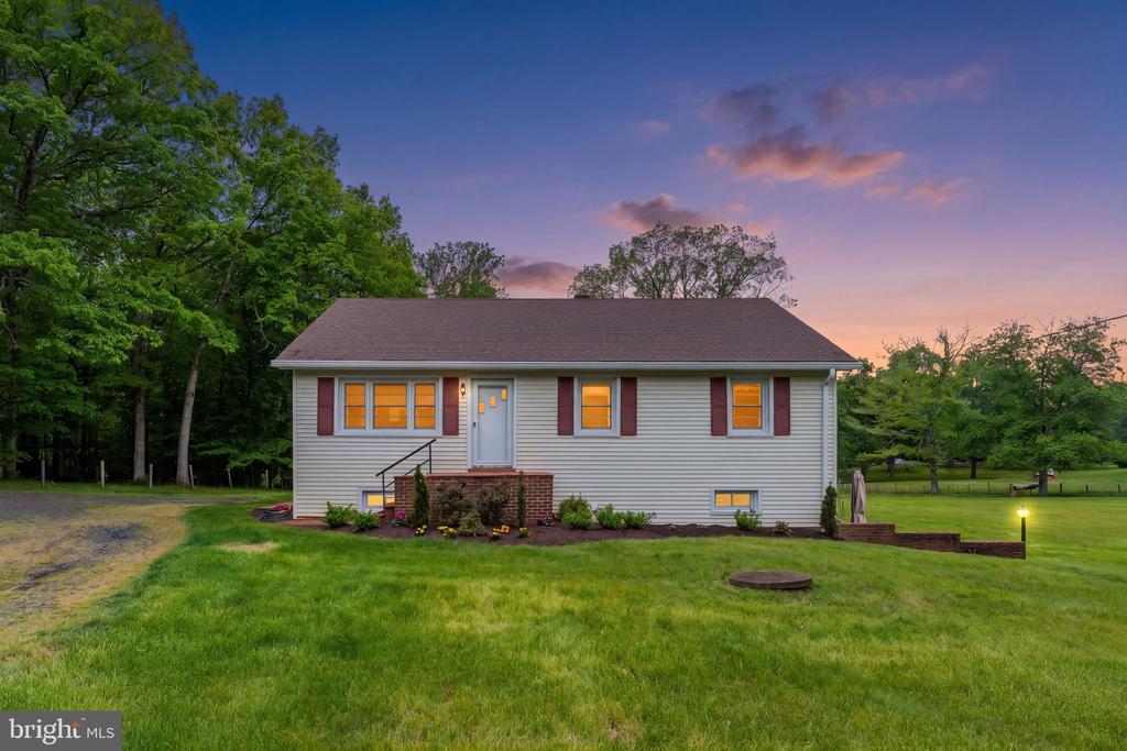 85 S POES RD, AMISSVILLE, Virginia 20106, 3 Bedrooms Bedrooms, ,2 BathroomsBathrooms,Residential,85 S POES RD,VARP2002626 MLS # VARP2002626