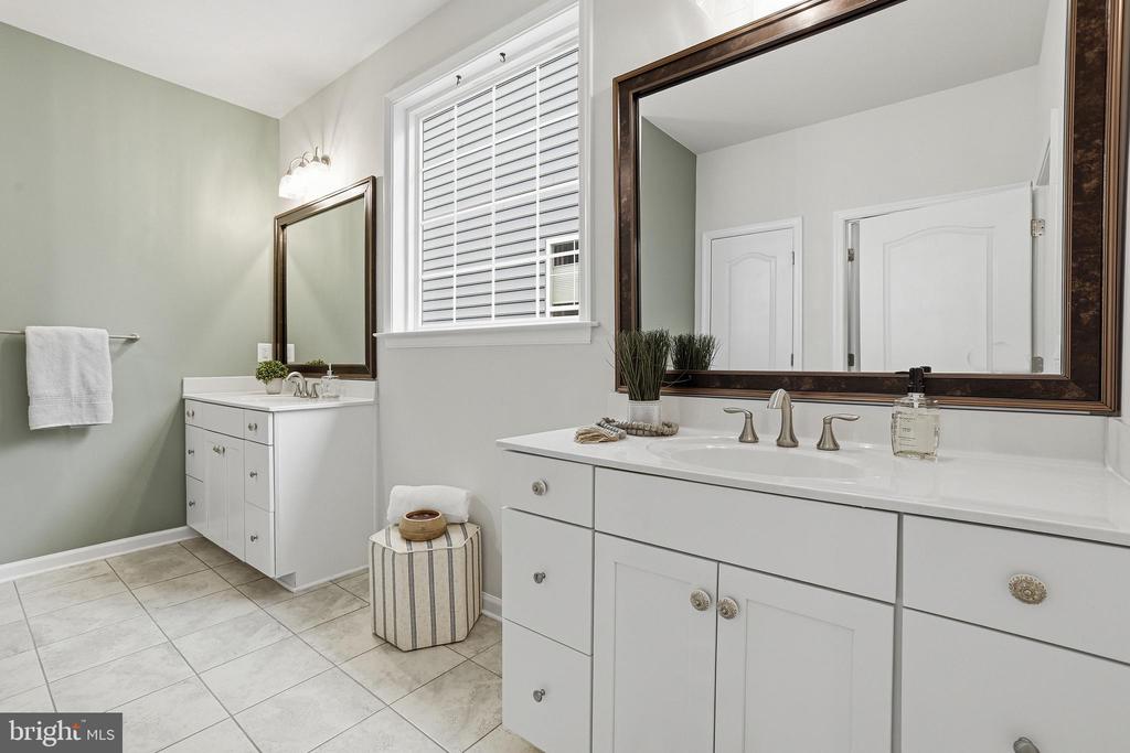 6107 NEW BERNE RD, FREDERICKSBURG, Virginia 22407, 5 Bedrooms Bedrooms, ,4 BathroomsBathrooms,Residential,6107 NEW BERNE RD,VASP2040854 MLS # VASP2040854