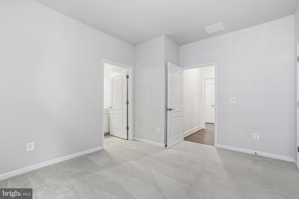 6107 NEW BERNE RD, FREDERICKSBURG, Virginia 22407, 5 Bedrooms Bedrooms, ,4 BathroomsBathrooms,Residential,6107 NEW BERNE RD,VASP2040854 MLS # VASP2040854