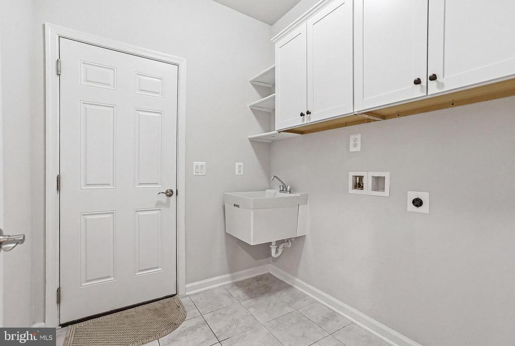6107 NEW BERNE RD, FREDERICKSBURG, Virginia 22407, 5 Bedrooms Bedrooms, ,4 BathroomsBathrooms,Residential,6107 NEW BERNE RD,VASP2040854 MLS # VASP2040854