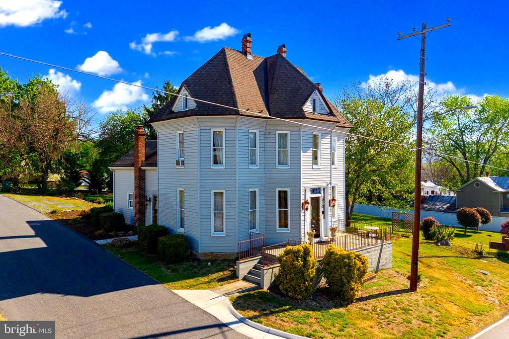 330 MECHANIC ST, LURAY, Virginia 22835, 4 Bedrooms Bedrooms, ,4 BathroomsBathrooms,Residential,330 MECHANIC ST,VAPA2006290 MLS # VAPA2006290