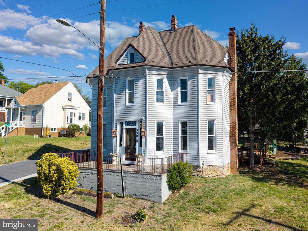 330 MECHANIC ST, LURAY, Virginia 22835, 4 Bedrooms Bedrooms, ,4 BathroomsBathrooms,Residential,330 MECHANIC ST,VAPA2006290 MLS # VAPA2006290