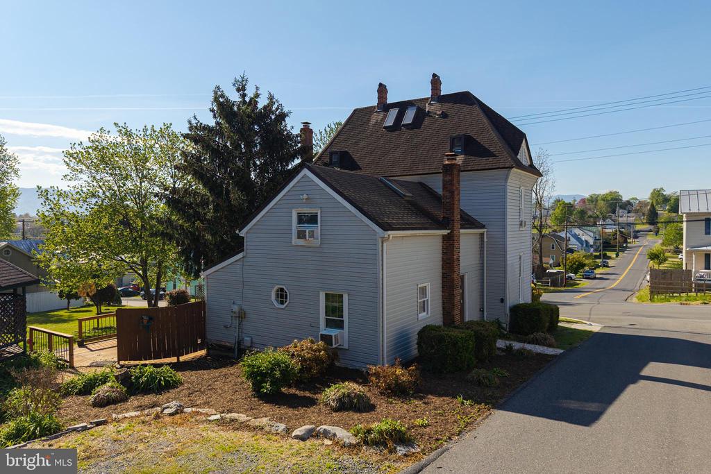 330 MECHANIC ST, LURAY, Virginia 22835, 4 Bedrooms Bedrooms, ,4 BathroomsBathrooms,Residential,330 MECHANIC ST,VAPA2006290 MLS # VAPA2006290