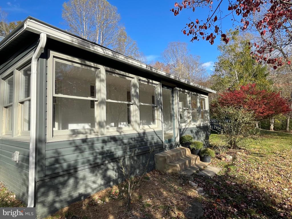 240 WHORTON HOLLOW RD, CASTLETON, Virginia 22716, 3 Bedrooms Bedrooms, ,2 BathroomsBathrooms,Residential,240 WHORTON HOLLOW RD,VARP2002628 MLS # VARP2002628