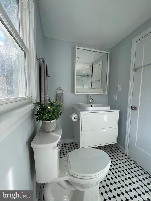 240 WHORTON HOLLOW RD, CASTLETON, Virginia 22716, 3 Bedrooms Bedrooms, ,2 BathroomsBathrooms,Residential,240 WHORTON HOLLOW RD,VARP2002628 MLS # VARP2002628
