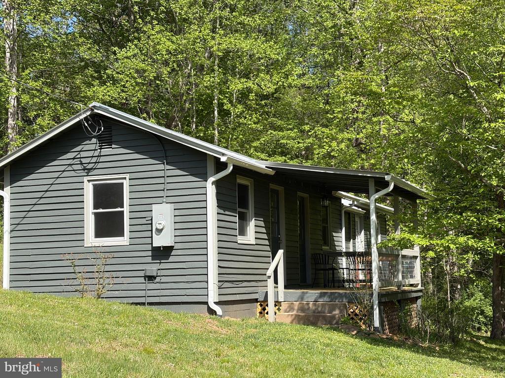240 WHORTON HOLLOW RD, CASTLETON, Virginia 22716, 3 Bedrooms Bedrooms, ,2 BathroomsBathrooms,Residential,240 WHORTON HOLLOW RD,VARP2002628 MLS # VARP2002628