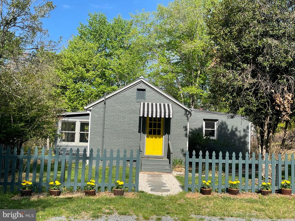 240 WHORTON HOLLOW RD, CASTLETON, Virginia 22716, 3 Bedrooms Bedrooms, ,2 BathroomsBathrooms,Residential,240 WHORTON HOLLOW RD,VARP2002628 MLS # VARP2002628
