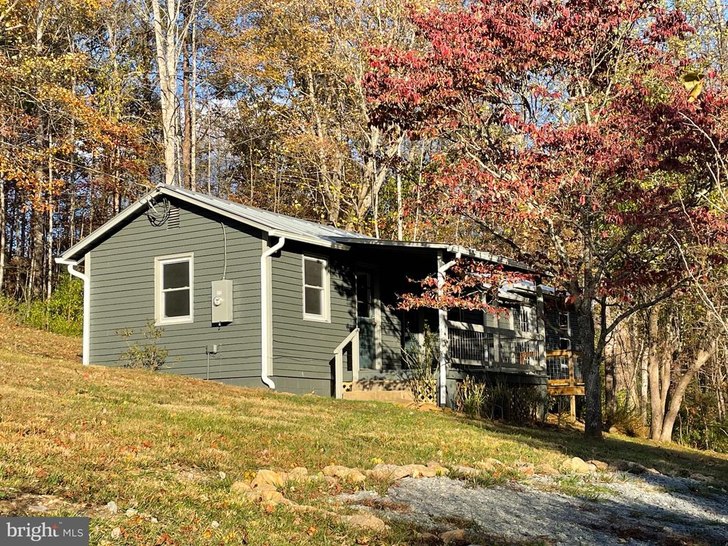 240 WHORTON HOLLOW RD, CASTLETON, Virginia 22716, 3 Bedrooms Bedrooms, ,2 BathroomsBathrooms,Residential,240 WHORTON HOLLOW RD,VARP2002628 MLS # VARP2002628