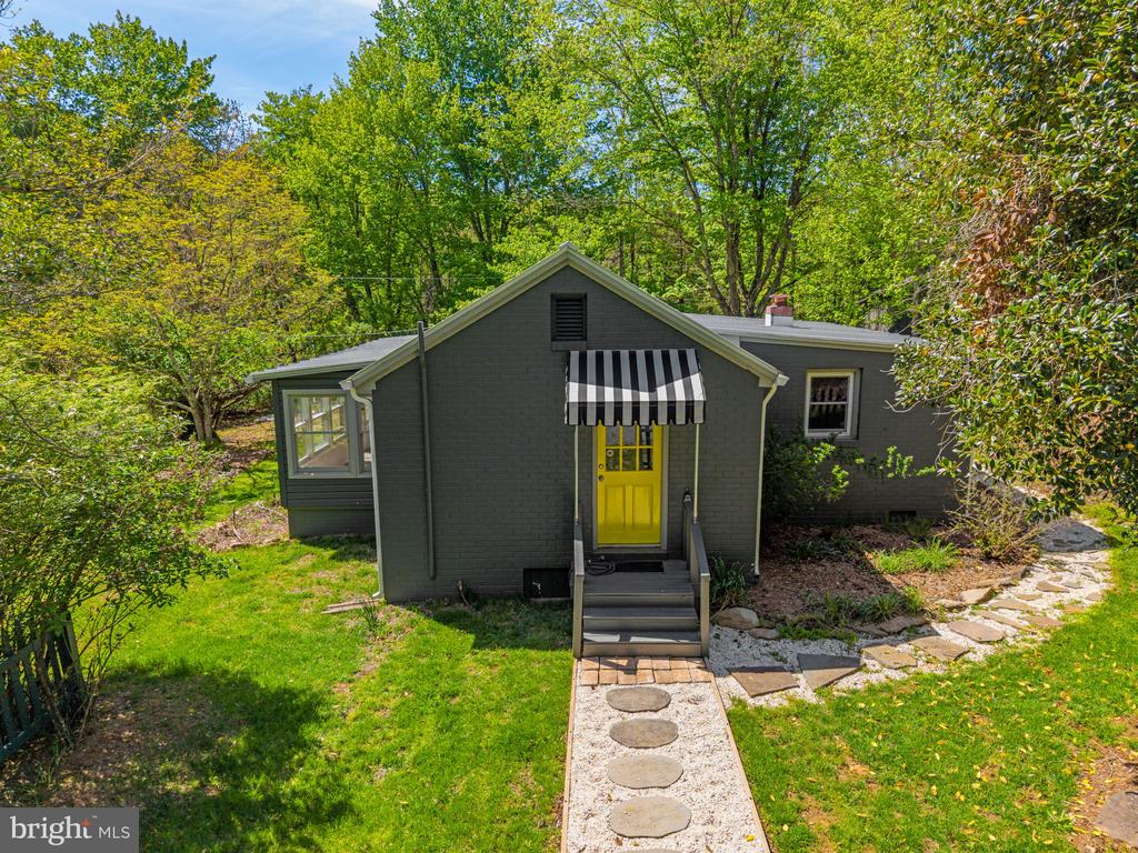 240 WHORTON HOLLOW RD, CASTLETON, Virginia 22716, 3 Bedrooms Bedrooms, ,2 BathroomsBathrooms,Residential,240 WHORTON HOLLOW RD,VARP2002628 MLS # VARP2002628
