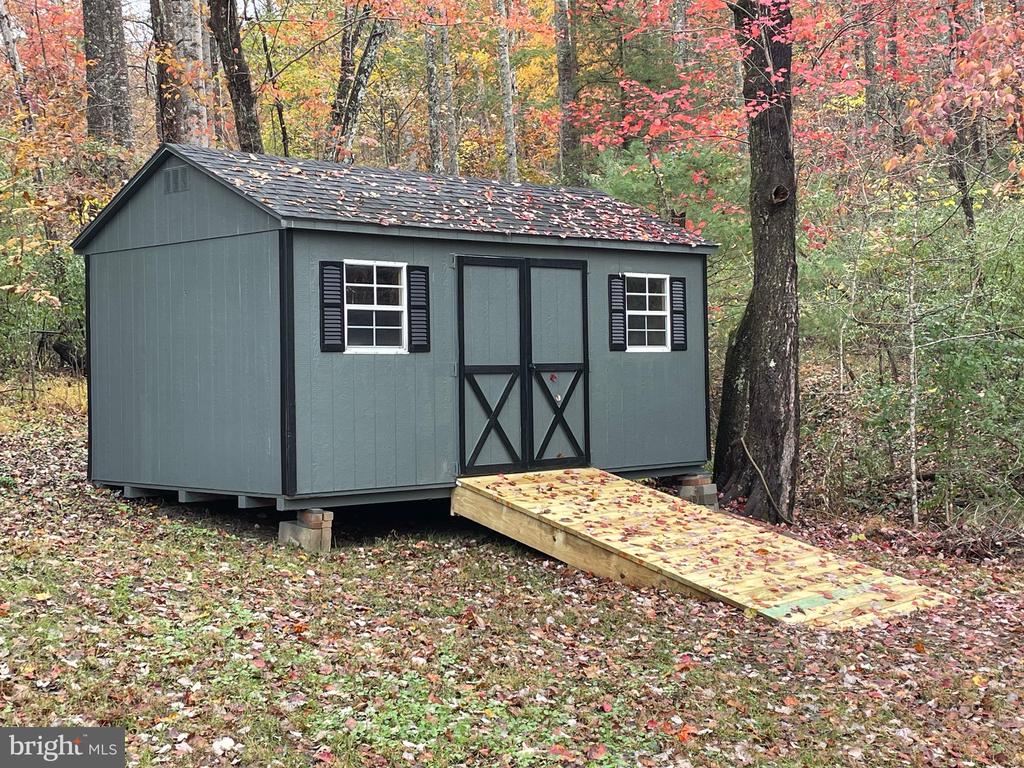 240 WHORTON HOLLOW RD, CASTLETON, Virginia 22716, 3 Bedrooms Bedrooms, ,2 BathroomsBathrooms,Residential,240 WHORTON HOLLOW RD,VARP2002628 MLS # VARP2002628