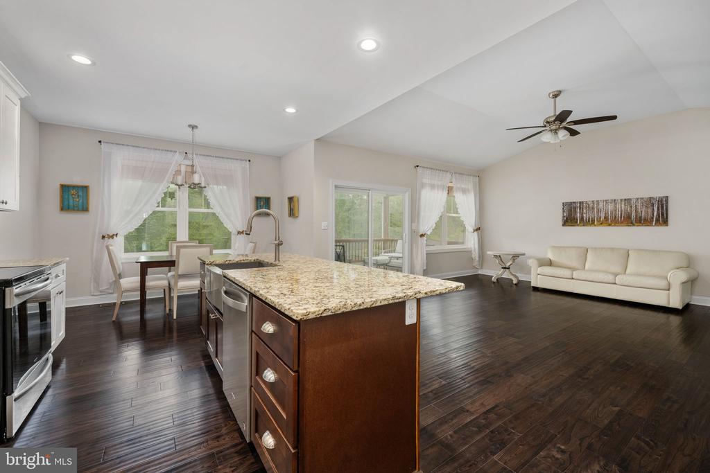 20430 SUNSET HILL DR, LIGNUM, Virginia 22726, 3 Bedrooms Bedrooms, ,2 BathroomsBathrooms,Residential,20430 SUNSET HILL DR,VACU2013490 MLS # VACU2013490