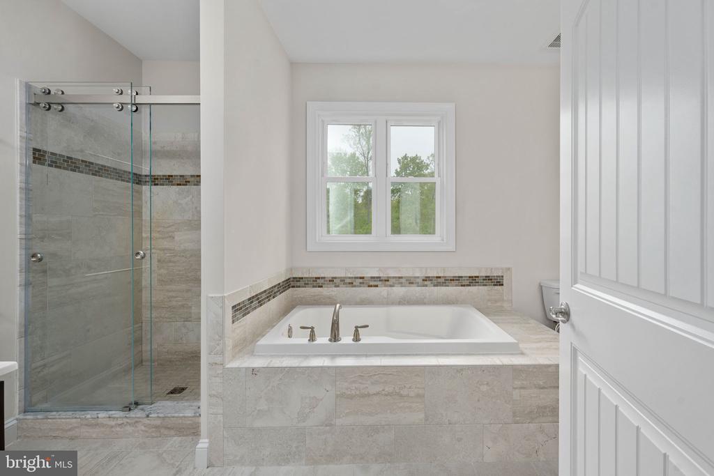 20430 SUNSET HILL DR, LIGNUM, Virginia 22726, 3 Bedrooms Bedrooms, ,2 BathroomsBathrooms,Residential,20430 SUNSET HILL DR,VACU2013490 MLS # VACU2013490