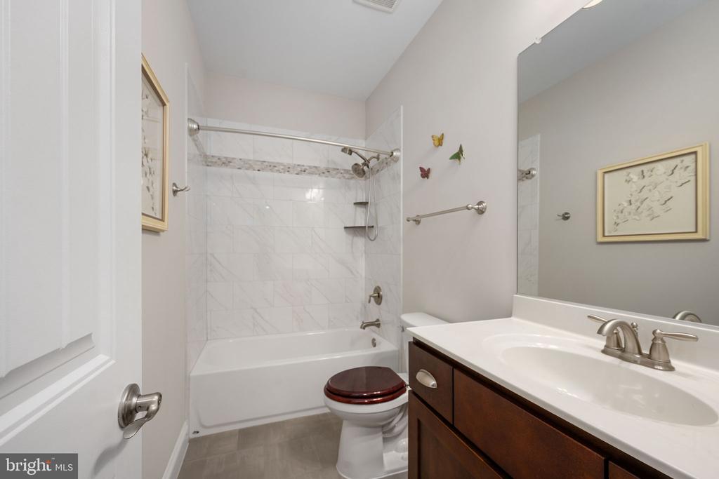 20430 SUNSET HILL DR, LIGNUM, Virginia 22726, 3 Bedrooms Bedrooms, ,2 BathroomsBathrooms,Residential,20430 SUNSET HILL DR,VACU2013490 MLS # VACU2013490