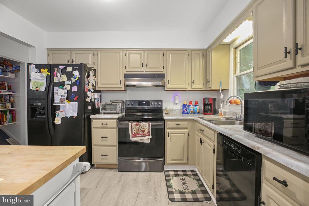 50 LOVETT DR, FREDERICKSBURG, Virginia 22407, 4 Bedrooms Bedrooms, ,3 BathroomsBathrooms,Residential,50 LOVETT DR,VASP2041458 MLS # VASP2041458
