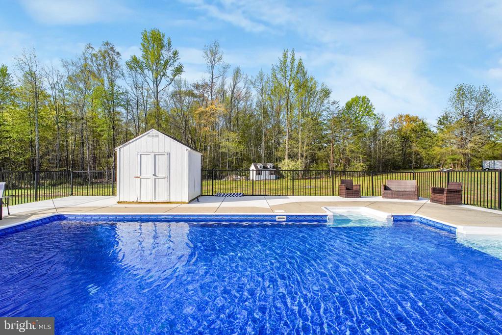 12504 SINGLE OAK RD, FREDERICKSBURG, Virginia 22407, 5 Bedrooms Bedrooms, ,3 BathroomsBathrooms,Residential,12504 SINGLE OAK RD,VASP2041472 MLS # VASP2041472