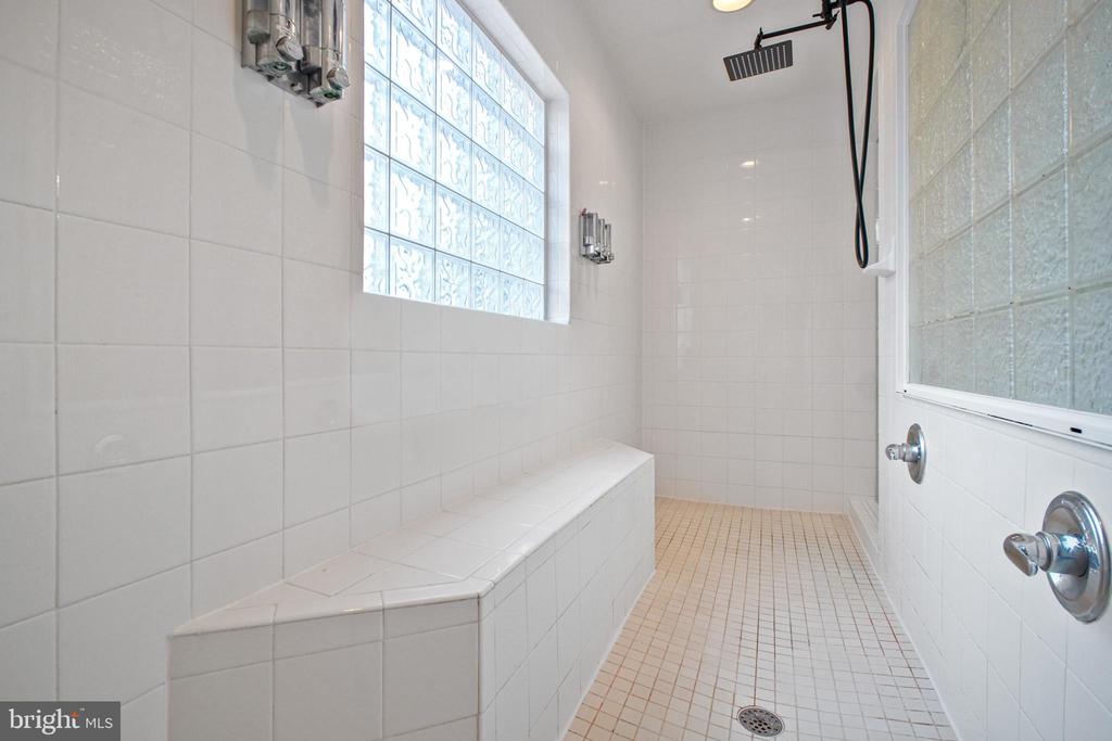 12504 SINGLE OAK RD, FREDERICKSBURG, Virginia 22407, 5 Bedrooms Bedrooms, ,3 BathroomsBathrooms,Residential,12504 SINGLE OAK RD,VASP2041472 MLS # VASP2041472