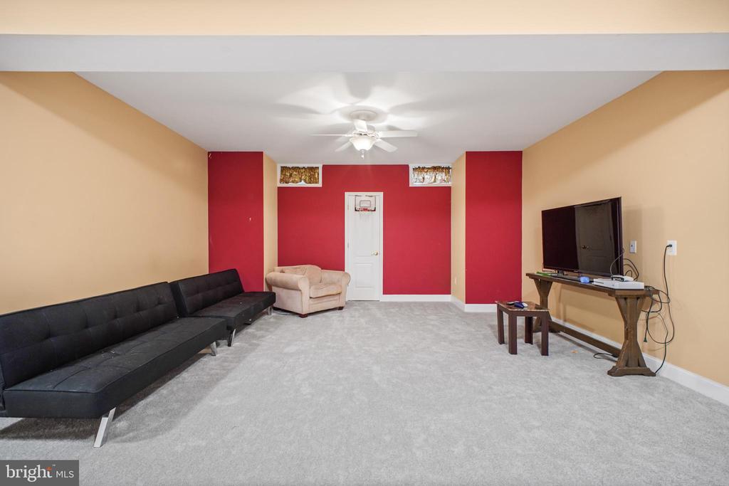 12504 SINGLE OAK RD, FREDERICKSBURG, Virginia 22407, 5 Bedrooms Bedrooms, ,3 BathroomsBathrooms,Residential,12504 SINGLE OAK RD,VASP2041472 MLS # VASP2041472