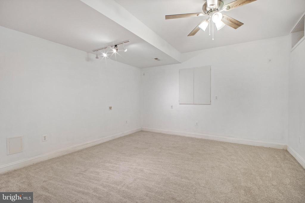 12504 SINGLE OAK RD, FREDERICKSBURG, Virginia 22407, 5 Bedrooms Bedrooms, ,3 BathroomsBathrooms,Residential,12504 SINGLE OAK RD,VASP2041472 MLS # VASP2041472