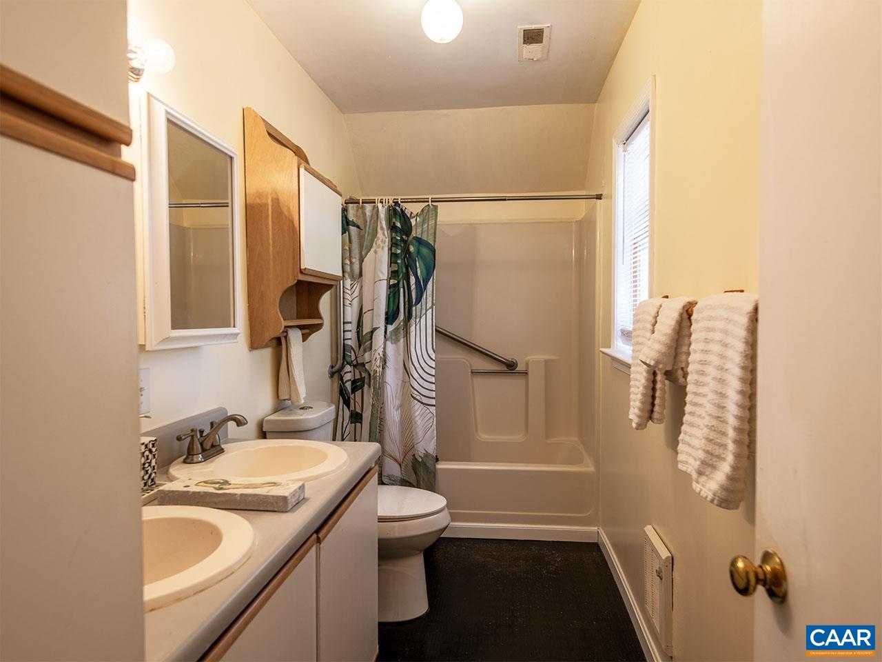 4177 ROLLING RD, SCOTTSVILLE, Virginia 24590, 4 Bedrooms Bedrooms, ,2 BathroomsBathrooms,Residential,TreeTops,4177 ROLLING RD,676312 MLS # 676312