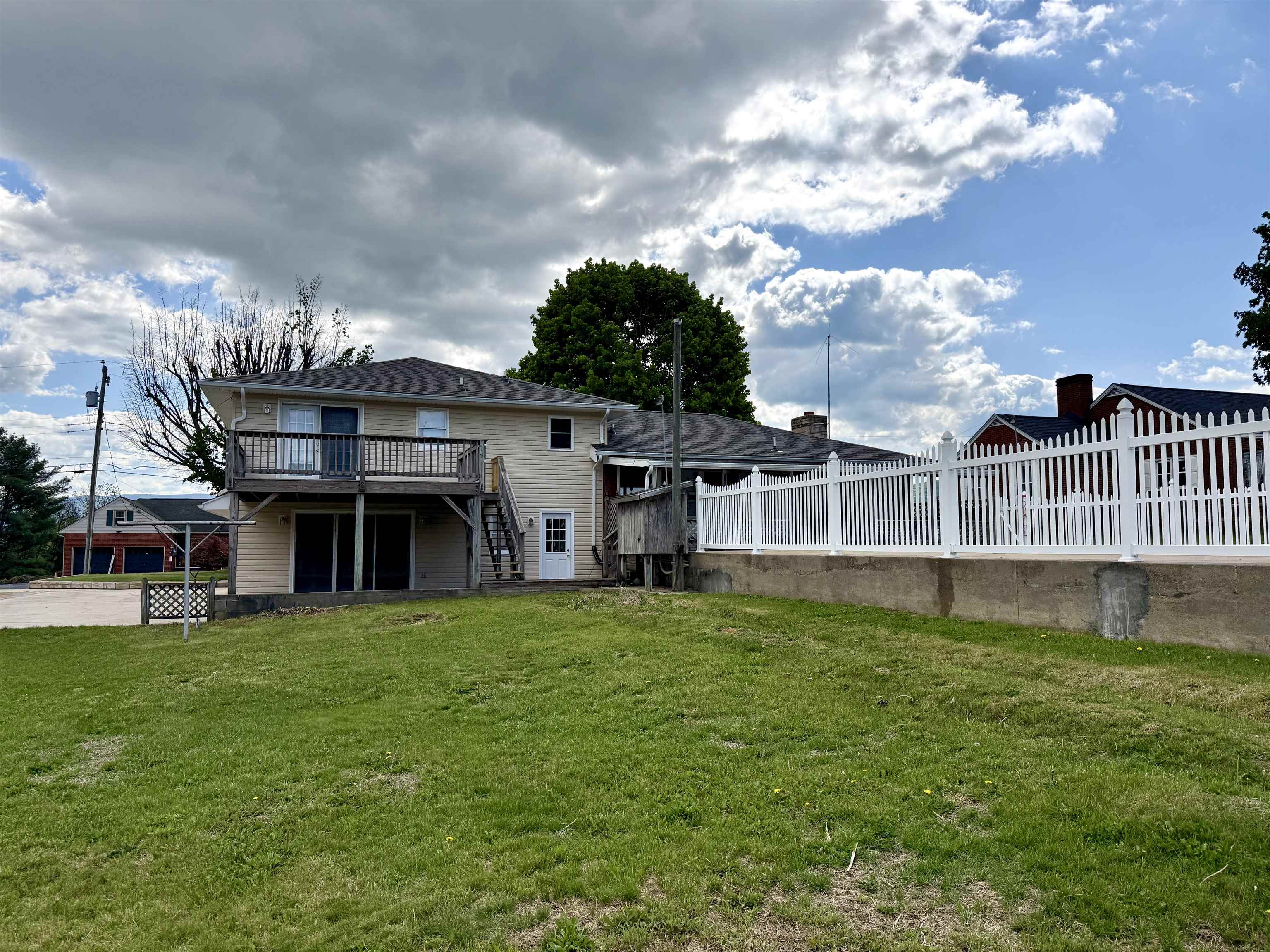 369 MONGER HILL RD, ELKTON, Virginia 22827, 3 Bedrooms Bedrooms, ,2 BathroomsBathrooms,Residential,369 MONGER HILL RD,676541 MLS # 676541