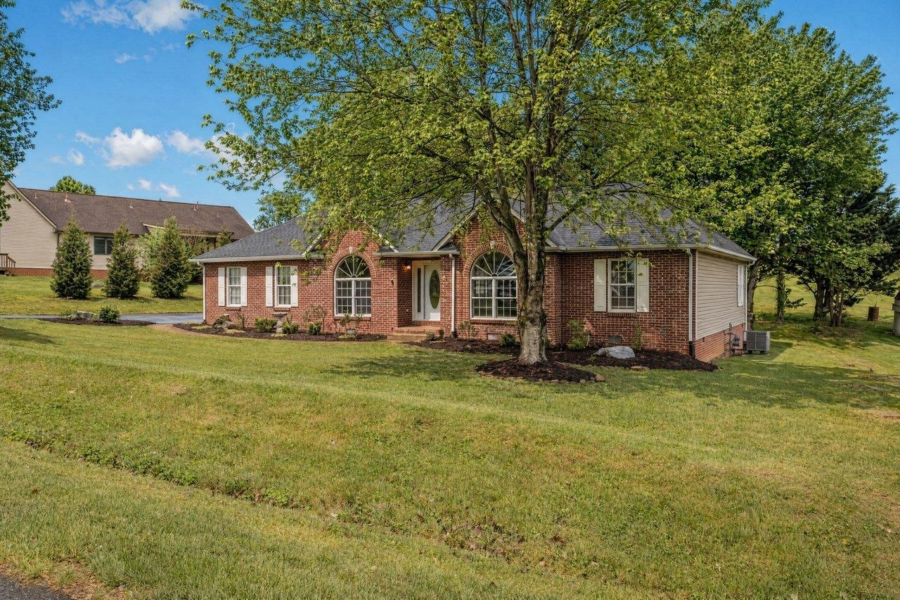 20 DIRBY WAY, FISHERSVILLE, Virginia 22939, 3 Bedrooms Bedrooms, ,2 BathroomsBathrooms,Residential,20 DIRBY WAY,676543 MLS # 676543