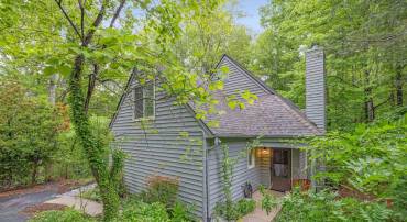 1621 SHADY GROVE CT, CHARLOTTESVILLE, Virginia 22902, 4 Bedrooms Bedrooms, ,3 BathroomsBathrooms,Residential,1621 SHADY GROVE CT,676553 MLS # 676553