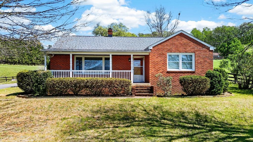 488 BUFFALO GAP HWY, CHURCHVILLE, Virginia 24421, 2 Bedrooms Bedrooms, ,1 BathroomBathrooms,Residential,488 BUFFALO GAP HWY,676560 MLS # 676560