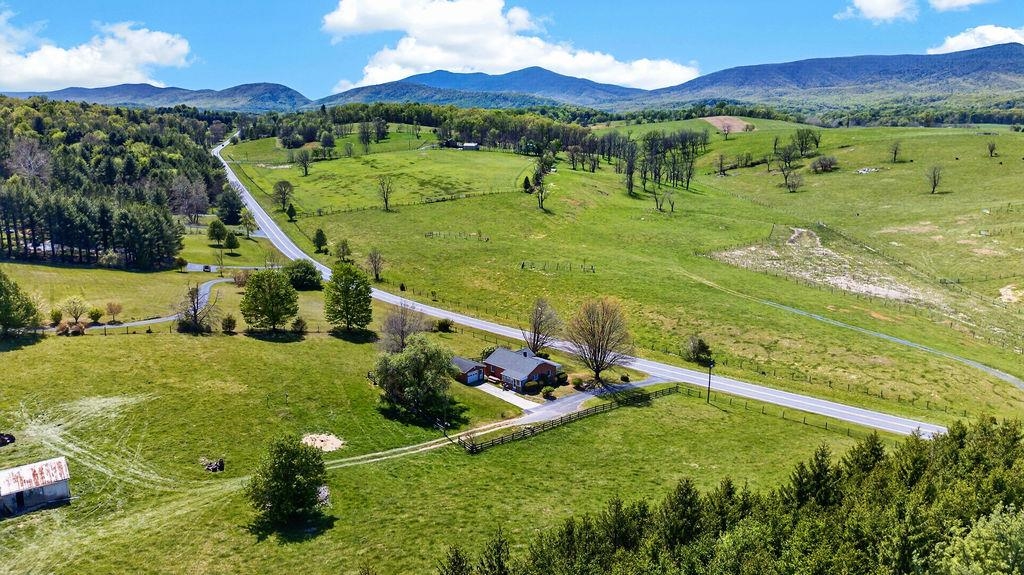 488 BUFFALO GAP HWY, CHURCHVILLE, Virginia 24421, 2 Bedrooms Bedrooms, ,1 BathroomBathrooms,Residential,488 BUFFALO GAP HWY,676560 MLS # 676560