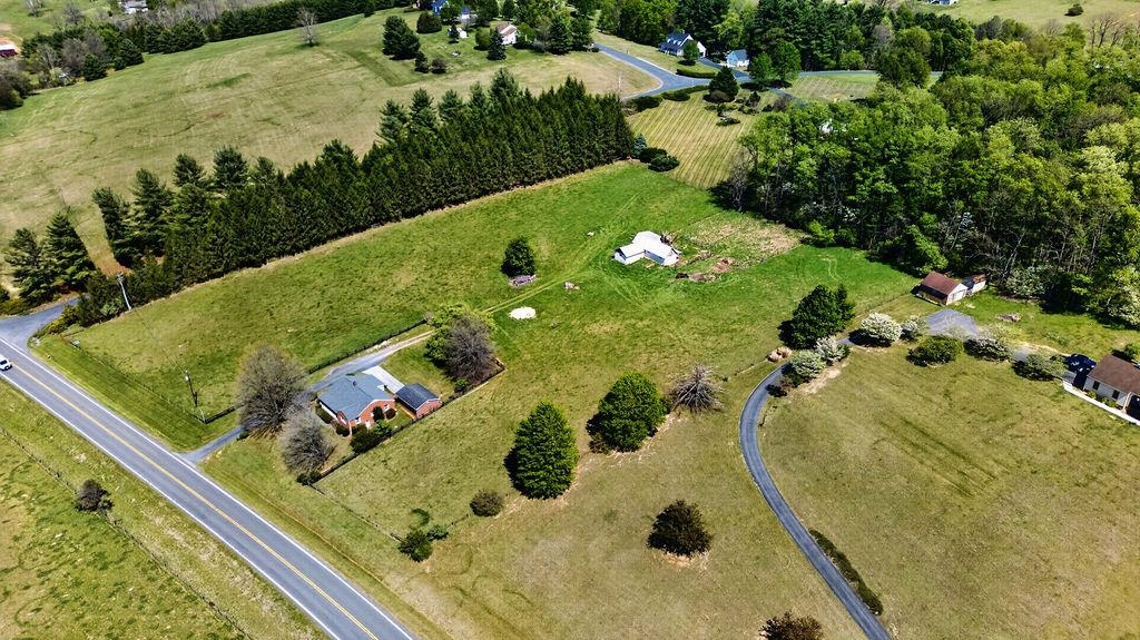 488 BUFFALO GAP HWY, CHURCHVILLE, Virginia 24421, 2 Bedrooms Bedrooms, ,1 BathroomBathrooms,Residential,488 BUFFALO GAP HWY,676560 MLS # 676560