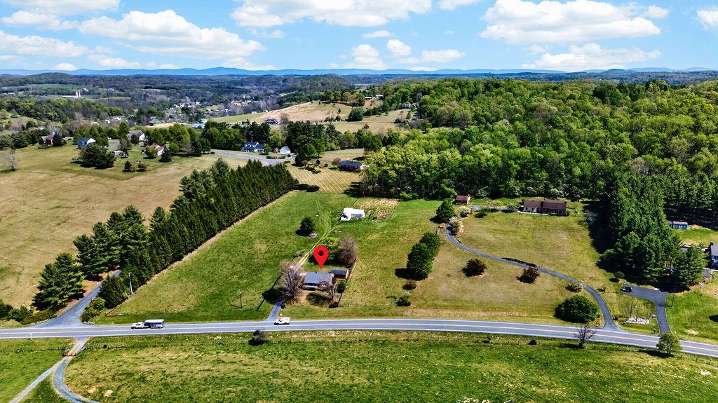 488 BUFFALO GAP HWY, CHURCHVILLE, Virginia 24421, 2 Bedrooms Bedrooms, ,1 BathroomBathrooms,Residential,488 BUFFALO GAP HWY,676560 MLS # 676560