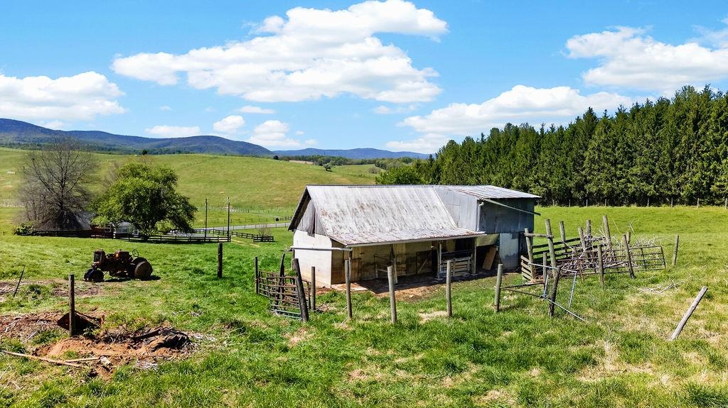 488 BUFFALO GAP HWY, CHURCHVILLE, Virginia 24421, 2 Bedrooms Bedrooms, ,1 BathroomBathrooms,Residential,488 BUFFALO GAP HWY,676560 MLS # 676560