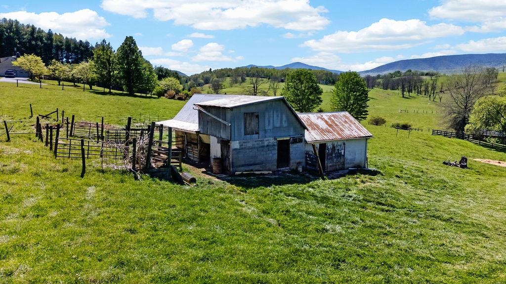 488 BUFFALO GAP HWY, CHURCHVILLE, Virginia 24421, 2 Bedrooms Bedrooms, ,1 BathroomBathrooms,Residential,488 BUFFALO GAP HWY,676560 MLS # 676560