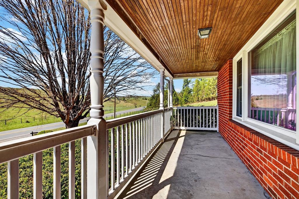 488 BUFFALO GAP HWY, CHURCHVILLE, Virginia 24421, 2 Bedrooms Bedrooms, ,1 BathroomBathrooms,Residential,488 BUFFALO GAP HWY,676560 MLS # 676560