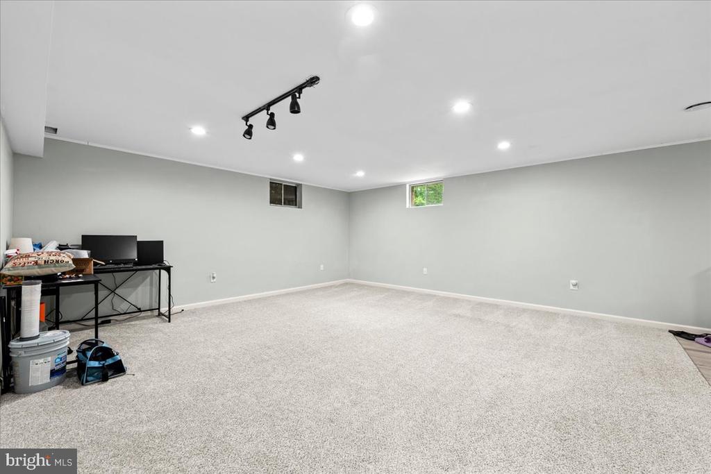 7403 BARRISTER CT, SPOTSYLVANIA, Virginia 22553, 5 Bedrooms Bedrooms, ,3 BathroomsBathrooms,Residential,7403 BARRISTER CT,VASP2040646 MLS # VASP2040646