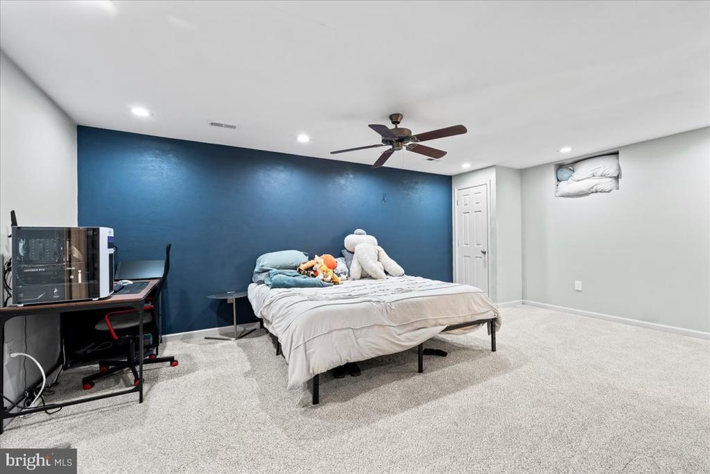 7403 BARRISTER CT, SPOTSYLVANIA, Virginia 22553, 5 Bedrooms Bedrooms, ,3 BathroomsBathrooms,Residential,7403 BARRISTER CT,VASP2040646 MLS # VASP2040646