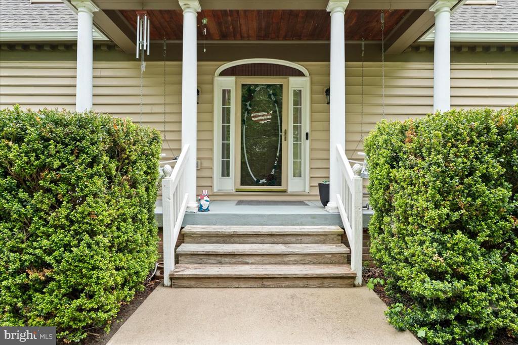 7403 BARRISTER CT, SPOTSYLVANIA, Virginia 22553, 5 Bedrooms Bedrooms, ,3 BathroomsBathrooms,Residential,7403 BARRISTER CT,VASP2040646 MLS # VASP2040646