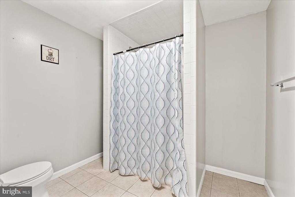 7403 BARRISTER CT, SPOTSYLVANIA, Virginia 22553, 5 Bedrooms Bedrooms, ,3 BathroomsBathrooms,Residential,7403 BARRISTER CT,VASP2040646 MLS # VASP2040646