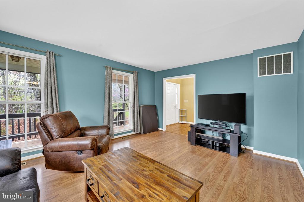 4117 RUNNING QUAIL TRL, AMISSVILLE, Virginia 20106, 4 Bedrooms Bedrooms, ,3 BathroomsBathrooms,Residential,4117 RUNNING QUAIL TRL,VACU2013022 MLS # VACU2013022