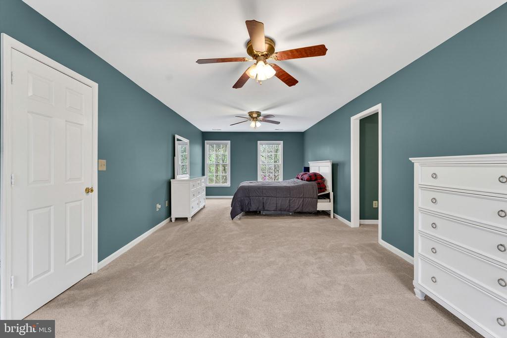4117 RUNNING QUAIL TRL, AMISSVILLE, Virginia 20106, 4 Bedrooms Bedrooms, ,3 BathroomsBathrooms,Residential,4117 RUNNING QUAIL TRL,VACU2013022 MLS # VACU2013022