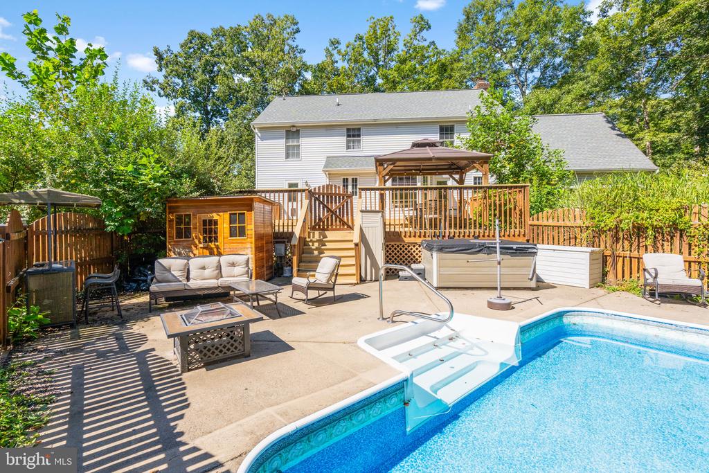 4117 RUNNING QUAIL TRL, AMISSVILLE, Virginia 20106, 4 Bedrooms Bedrooms, ,3 BathroomsBathrooms,Residential,4117 RUNNING QUAIL TRL,VACU2013022 MLS # VACU2013022