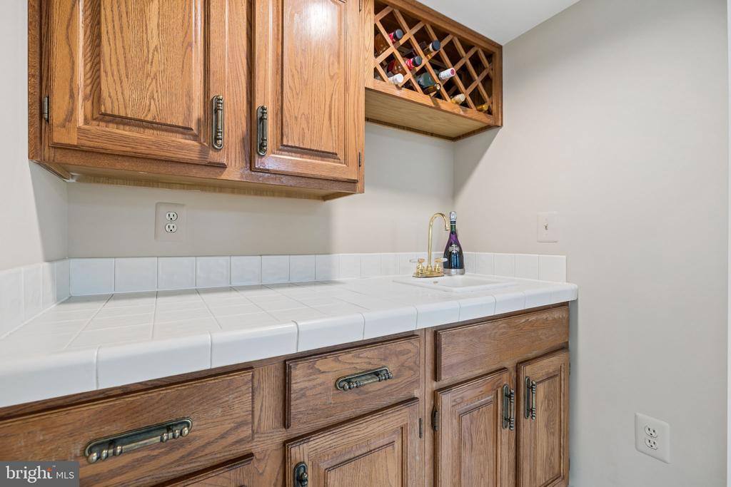 7573 FUSILIER DR, WARRENTON, Virginia 20186, 4 Bedrooms Bedrooms, ,3 BathroomsBathrooms,Residential,7573 FUSILIER DR,VAFQ2021214 MLS # VAFQ2021214