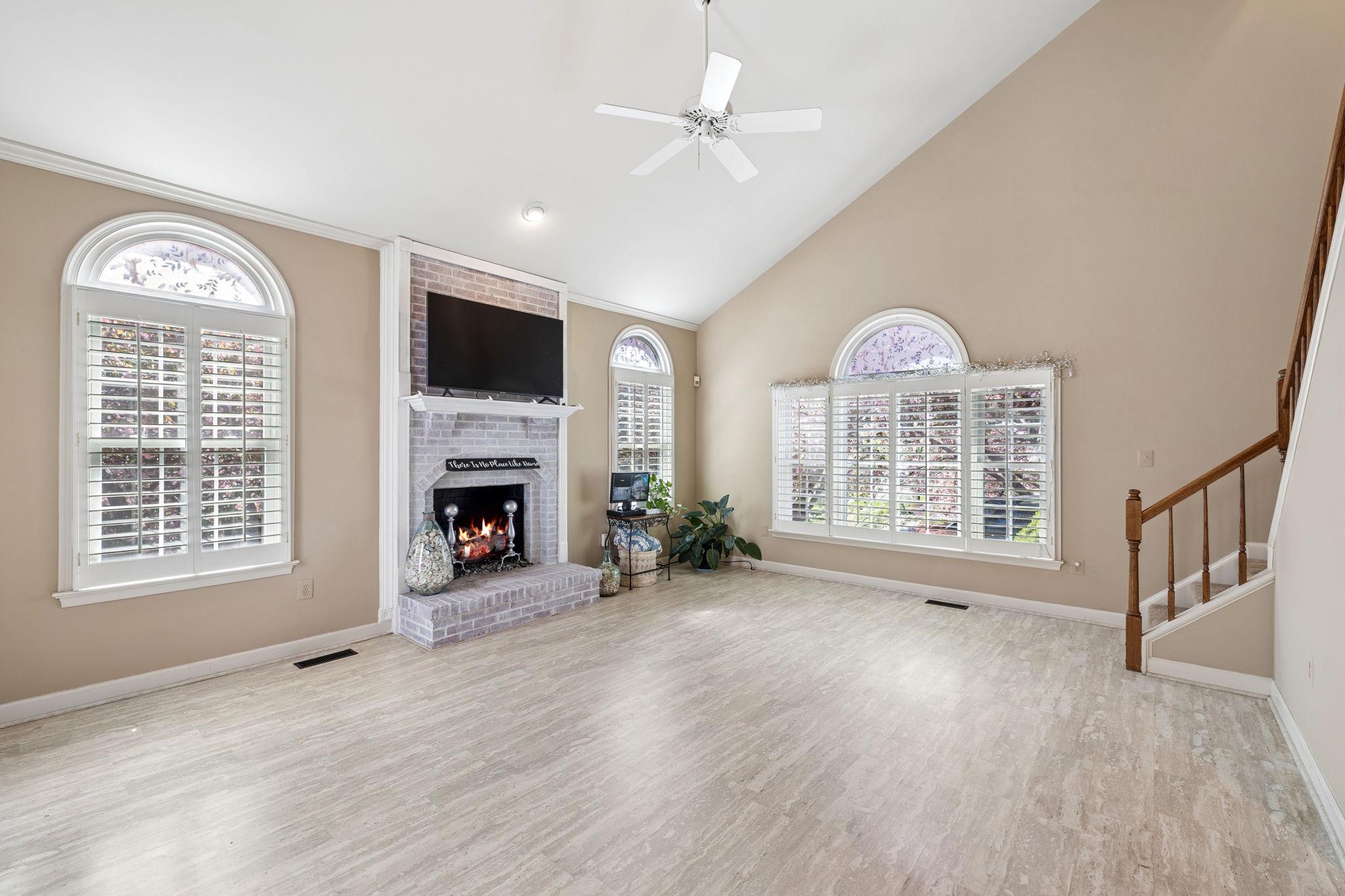 7573 FUSILIER DR, WARRENTON, Virginia 20186, 4 Bedrooms Bedrooms, ,3 BathroomsBathrooms,Residential,7573 FUSILIER DR,VAFQ2021214 MLS # VAFQ2021214