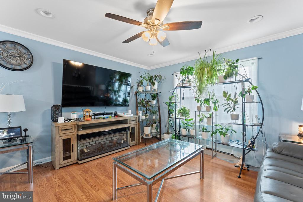 5406 LEE WHITE LN, FREDERICKSBURG, Virginia 22407, 4 Bedrooms Bedrooms, ,2 BathroomsBathrooms,Residential,5406 LEE WHITE LN,VASP2040888 MLS # VASP2040888