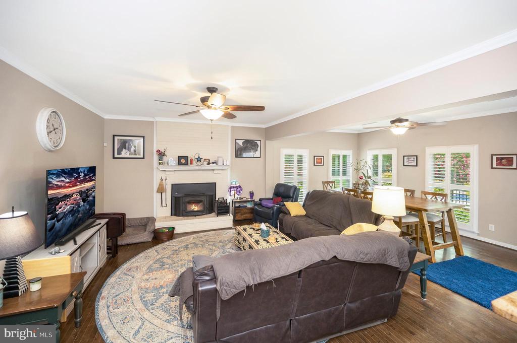 8125 LEE JACKSON CIR, SPOTSYLVANIA, Virginia 22553, 5 Bedrooms Bedrooms, ,3 BathroomsBathrooms,Residential,8125 LEE JACKSON CIR,VASP2040848 MLS # VASP2040848
