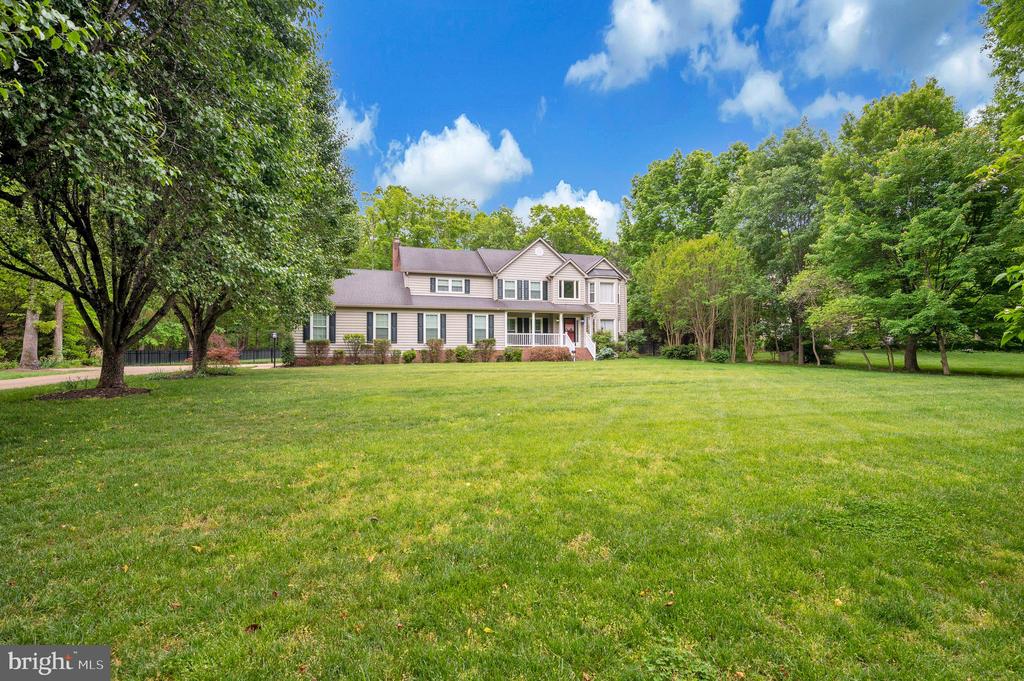 8125 LEE JACKSON CIR, SPOTSYLVANIA, Virginia 22553, 5 Bedrooms Bedrooms, ,3 BathroomsBathrooms,Residential,8125 LEE JACKSON CIR,VASP2040848 MLS # VASP2040848
