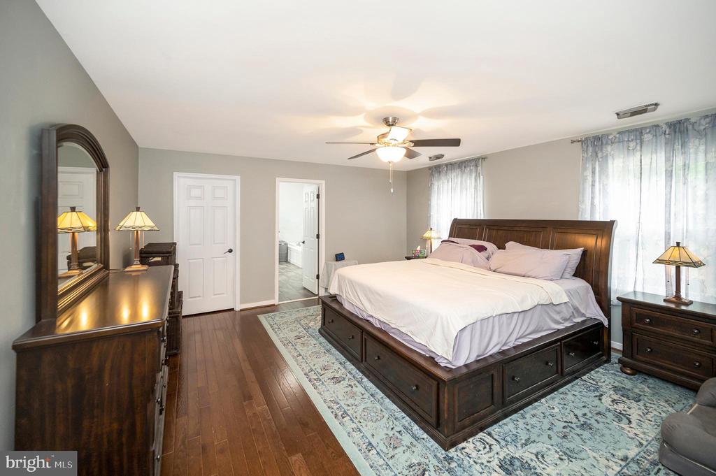 8125 LEE JACKSON CIR, SPOTSYLVANIA, Virginia 22553, 5 Bedrooms Bedrooms, ,3 BathroomsBathrooms,Residential,8125 LEE JACKSON CIR,VASP2040848 MLS # VASP2040848