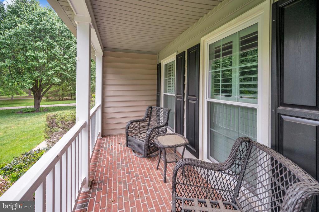 8125 LEE JACKSON CIR, SPOTSYLVANIA, Virginia 22553, 5 Bedrooms Bedrooms, ,3 BathroomsBathrooms,Residential,8125 LEE JACKSON CIR,VASP2040848 MLS # VASP2040848