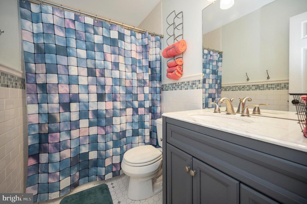8125 LEE JACKSON CIR, SPOTSYLVANIA, Virginia 22553, 5 Bedrooms Bedrooms, ,3 BathroomsBathrooms,Residential,8125 LEE JACKSON CIR,VASP2040848 MLS # VASP2040848
