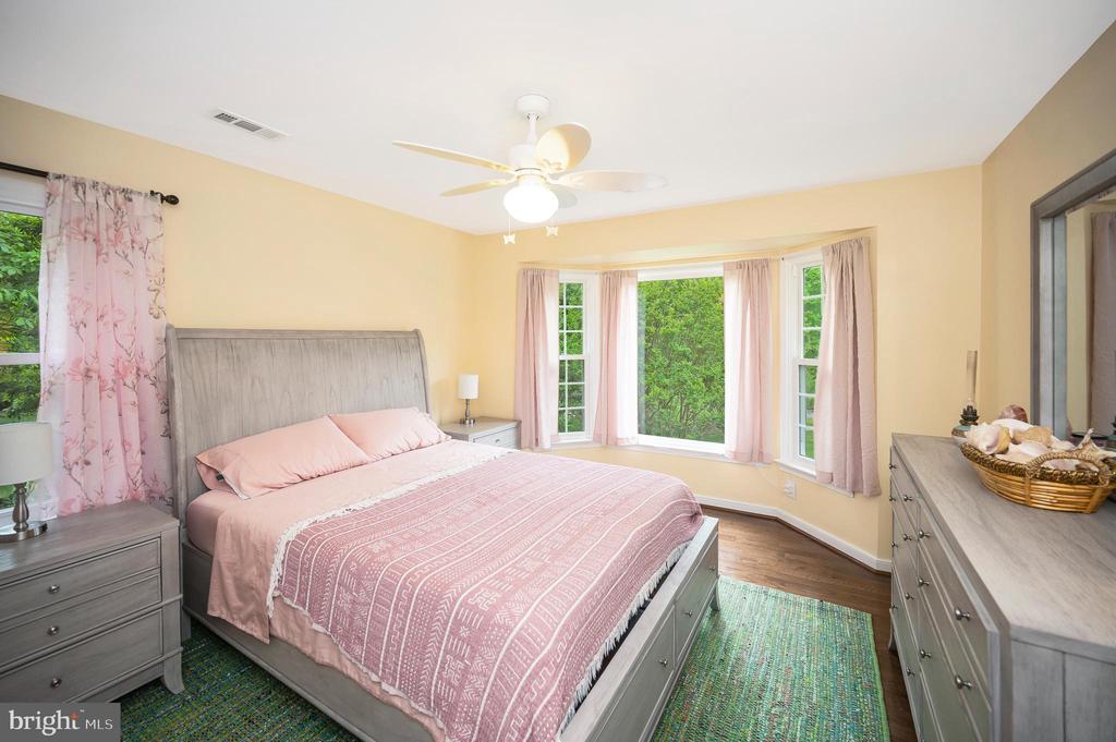 8125 LEE JACKSON CIR, SPOTSYLVANIA, Virginia 22553, 5 Bedrooms Bedrooms, ,3 BathroomsBathrooms,Residential,8125 LEE JACKSON CIR,VASP2040848 MLS # VASP2040848